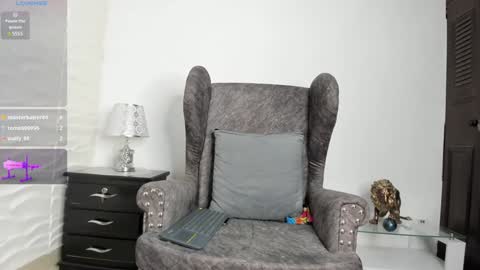 Keila Milf online show from December 2024 04:43:01 AM