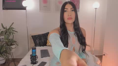  IG  LAUKEY  online show from December 2025 03:12:01 AM