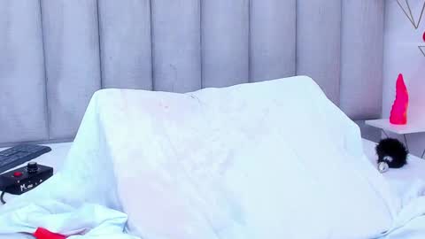 Snapshot of keyllaa_ chatting on January 2025 12:33:01 AM Keylla online show from January 2025 12:33:01 AM