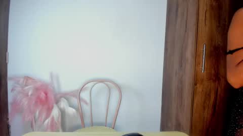 Snapshot of khate_smith chatting on October 2025 03:54:01 PM khate_smith online show from October 2025 03:54:01 PM
