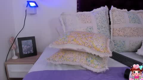 Snapshot of khloe_cutee chatting on December 2024 11:16:01 PM Khloe Cute online show from December 2024 11:16:01 PM