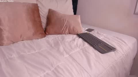 Snapshot of khloe_cutee chatting on April 2026 05:25:01 PM Khloe Cute online show from April 2026 05:25:01 PM