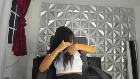 Khloe online show from December 2024 01:12:02 PM