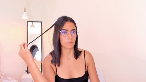 Khloe online show from April 2026 01:49:01 PM