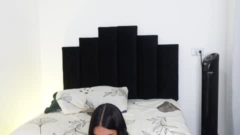 Khloe online show from January 2025 01:53:02 PM