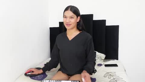 Khloe online show from February 2025 08:09:02 PM