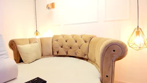 Khloe online show from February 2025 04:03:02 AM