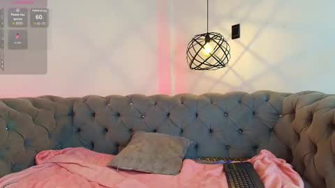 khloejohnson online show from September 2025 07:06:02 PM