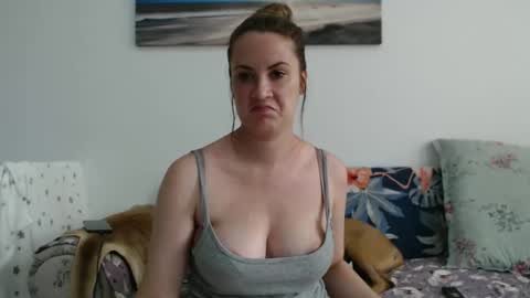 Snapshot of khrysssarah chatting on September 2025 07:56:02 AM Sarah online show from September 2025 07:56:02 AM