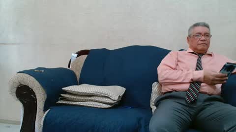 Snapshot of kiaming chatting on December 2025 09:23:02 PM KIA MING AND HER TEACHER online show from December 2025 09:23:02 PM