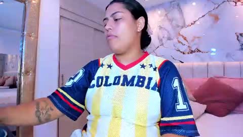 Snapshot of kiana_cream chatting on July 2026 01:25:01 PM N M online show from July 2026 01:25:01 PM