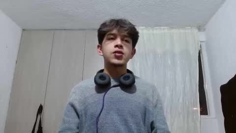 Snapshot of kianryu chatting on September 2025 04:34:02 AM Adrian  Chlloe online show from September 2025 04:34:02 AM