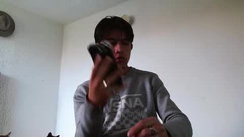 Snapshot of kianryu chatting on September 2025 10:37:02 PM Adrian  Chlloe online show from September 2025 10:37:02 PM