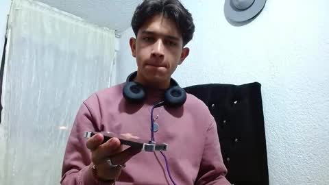 Snapshot of kianryu chatting on September 2025 02:38:02 AM Adrian  Chlloe online show from September 2025 02:38:02 AM