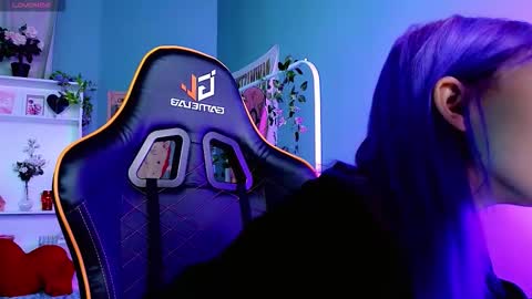 Kira online show from November 2025 09:25:01 PM