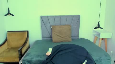 Snapshot of kiara_fox__ chatting on May 2026 08:24:01 PM KIARA FOX online show from May 2026 08:24:01 PM