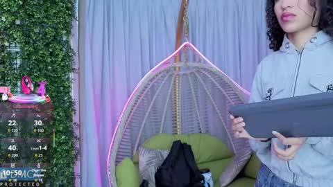 Snapshot of kiara_zahiri_ chatting on October 2025 11:00:01 AM Kiara Zahiri online show from October 2025 11:00:01 AM