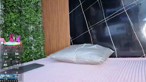 Snapshot of kiara_zahiri_ chatting on October 2025 11:02:01 AM Kiara Zahiri online show from October 2025 11:02:01 AM