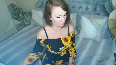 Snapshot of kiarose chatting on April 2026 05:48:02 AM Kia Rose online show from April 2026 05:48:02 AM