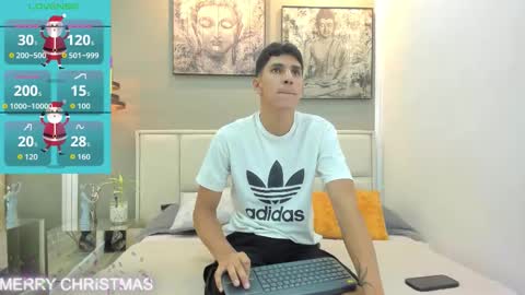 Snapshot of kieran_derek chatting on December 2025 03:37:02 AM Kieran Derek online show from December 2025 03:37:02 AM