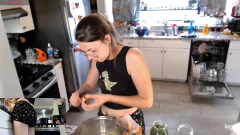 Kiersten online show from November 2025 05:45:03 PM