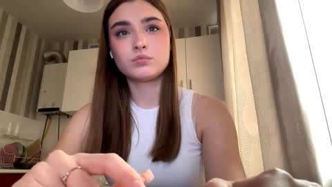 Snapshot of kierstentates chatting on March 2026 01:04:02 PM Ola my name is Lissa Lets hit 10 Thumbs Up together online show from March 2026 01:04:02 PM