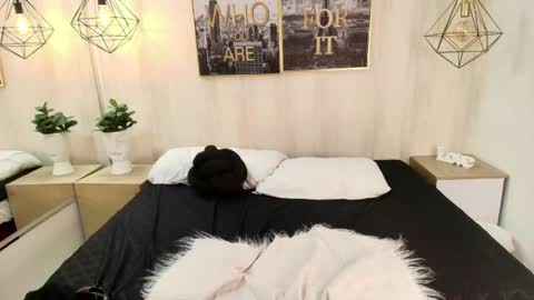 Snapshot of kiitty__meow chatting on April 2026 06:10:01 PM Kitty online show from April 2026 06:10:01 PM