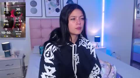 kIKI online show from October 2025 11:49:02 AM