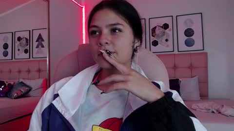 Snapshot of kiki_cams chatting on January 2026 10:02:02 PM kIKI online show from January 2026 10:02:02 PM