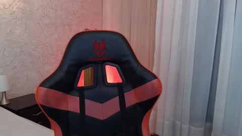 Snapshot of kiki_cams chatting on February 2026 04:24:02 AM kIKI online show from February 2026 04:24:02 AM