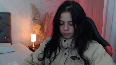 Snapshot of kiki_cams chatting on March 2026 04:40:02 AM kIKI online show from March 2026 04:40:02 AM