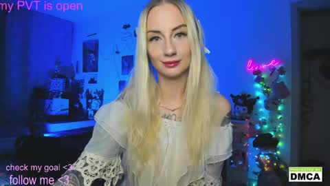 Snapshot of kiki_cute__ chatting on May 2026 10:37:02 PM Kiki online show from May 2026 10:37:02 PM