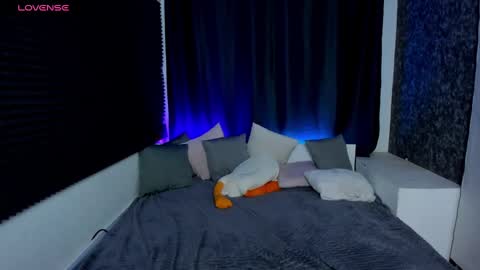 Kiki online show from December 2024 01:11:01 PM