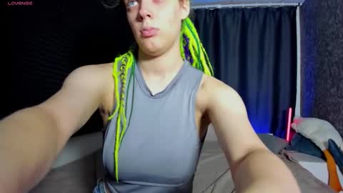 Kiki online show from October 2025 10:02:01 AM