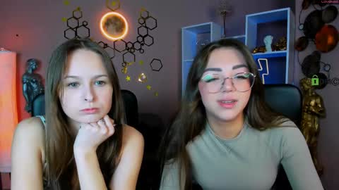 Snapshot of kiki_swan chatting on April 2026 09:34:01 AM kiki_swan online show from April 2026 09:34:01 AM