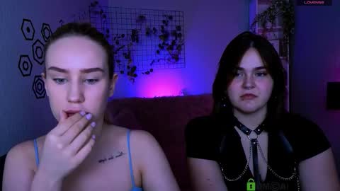 Snapshot of kiki_yourlove chatting on October 2025 07:25:01 PM Kira online show from October 2025 07:25:01 PM