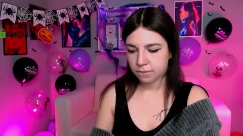 Snapshot of kiki_yourlove chatting on October 2025 11:44:02 AM Kira online show from October 2025 11:44:02 AM