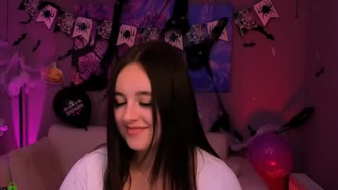 Snapshot of kiki_yourlove chatting on October 2025 05:48:02 PM Kira online show from October 2025 05:48:02 PM