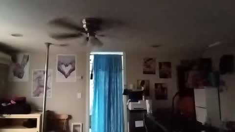 Snapshot of kikilovespartylights chatting on January 2025 04:57:02 PM kikilovespartylights online show from January 2025 04:57:02 PM