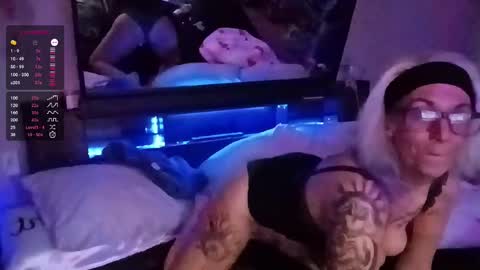 Snapshot of kikilovespartylights chatting on February 2025 07:54:01 PM kikilovespartylights online show from February 2025 07:54:01 PM