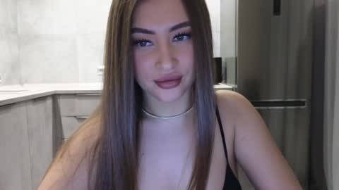 EvaAnna online show from February 2025 04:41:02 PM