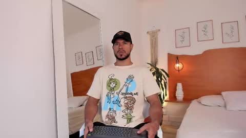 Kilua Muscle guy online show from September 2025 08:41:01 PM