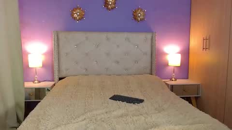 Snapshot of kim_and_mia chatting on September 2025 05:35:01 PM Mia Kim online show from September 2025 05:35:01 PM