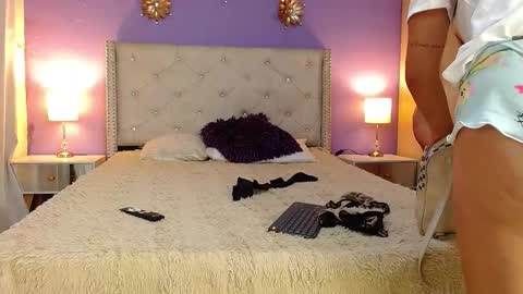 Snapshot of kim_and_mia chatting on November 2025 10:41:02 AM Mia Kim online show from November 2025 10:41:02 AM