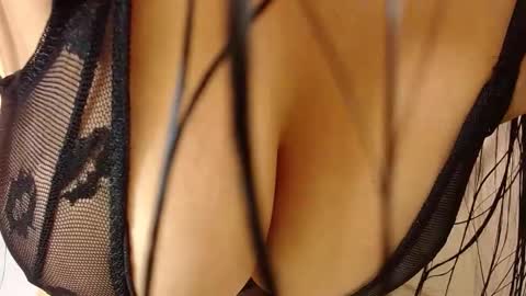 Mia  Kim online show from February 2026 04:27:02 PM