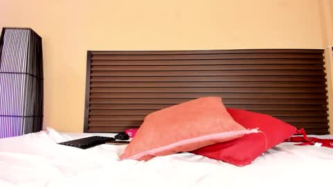 kim online show from February 2026 08:42:02 PM