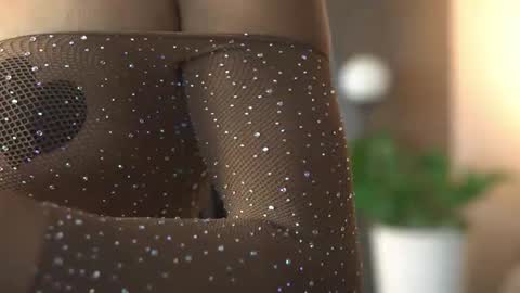 Kim online show from November 2025 12:59:01 PM