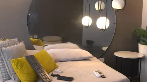 Kim online show from December 2025 12:46:02 PM