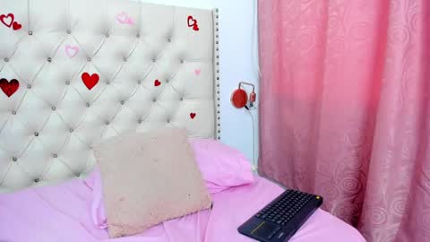 kim_eli online show from February 2025 09:09:01 PM