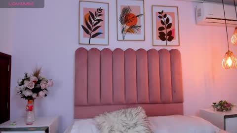 KIM  online show from April 2026 08:25:02 PM